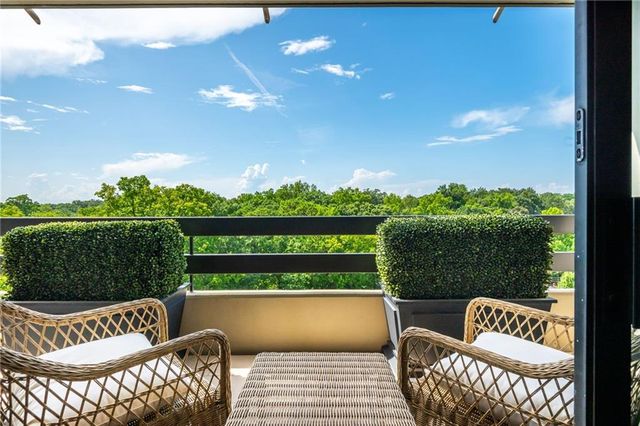 2660 Peachtree Road NW 12C, Atlanta, GA 30305