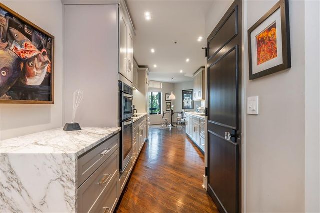 2660 Peachtree Road NW 12C, Atlanta, GA 30305