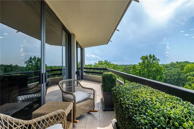 2660 Peachtree Road NW 12C, Atlanta, GA 30305