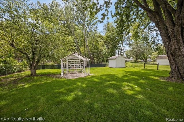 46049 Chatsworth Drive, Van Buren Charter Township, MI 48111