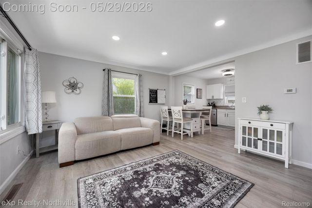 46049 Chatsworth Drive, Van Buren Charter Township, MI 48111