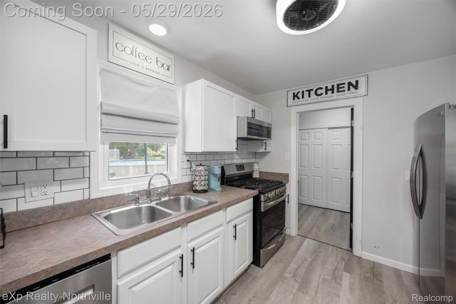 46049 Chatsworth Drive, Van Buren Charter Township, MI 48111