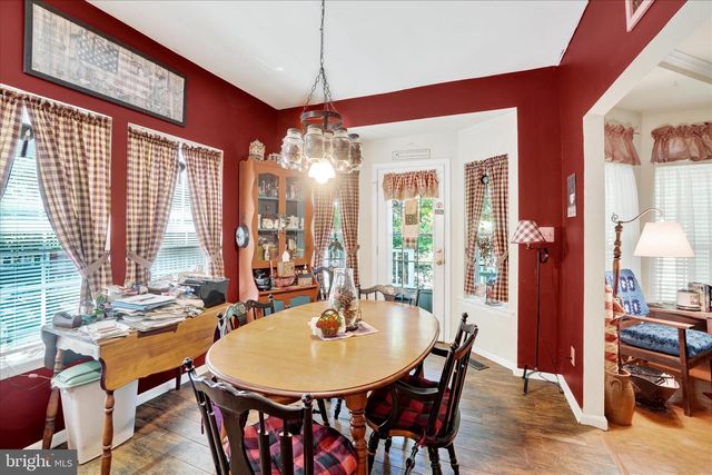 1050 CRANBERRY LN W, York, PA 17402