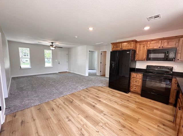 104 W Barrett Avenue, Walker, MO 64790