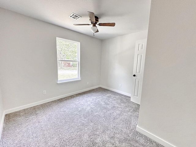 104 W Barrett Avenue, Walker, MO 64790