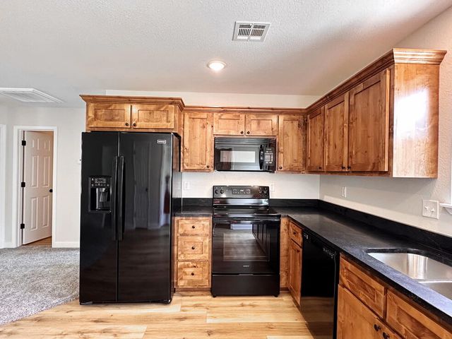 104 W Barrett Avenue, Walker, MO 64790