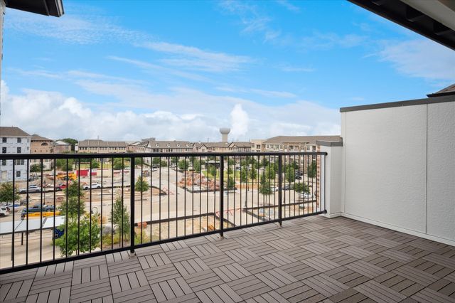 14954 Oak Street, Addison, TX 75001