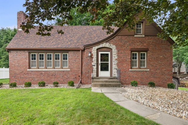 2601 12th Street, Moline, IL 61265