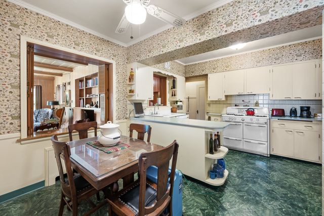2601 12th Street, Moline, IL 61265