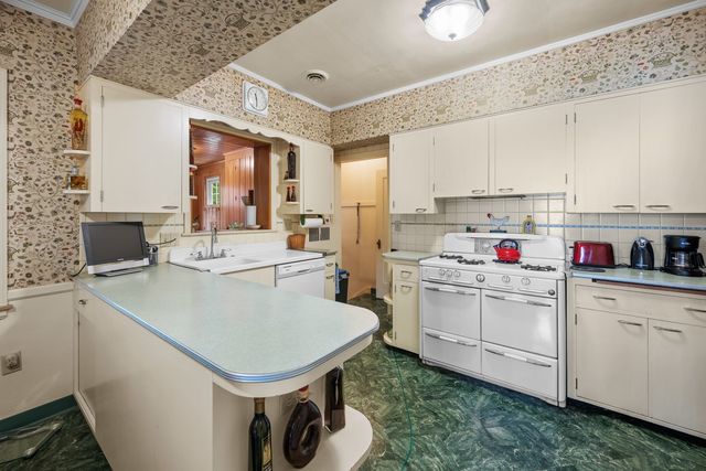 2601 12th Street, Moline, IL 61265