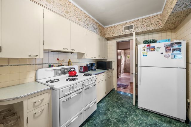 2601 12th Street, Moline, IL 61265