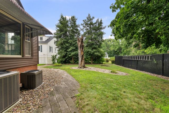 2601 12th Street, Moline, IL 61265
