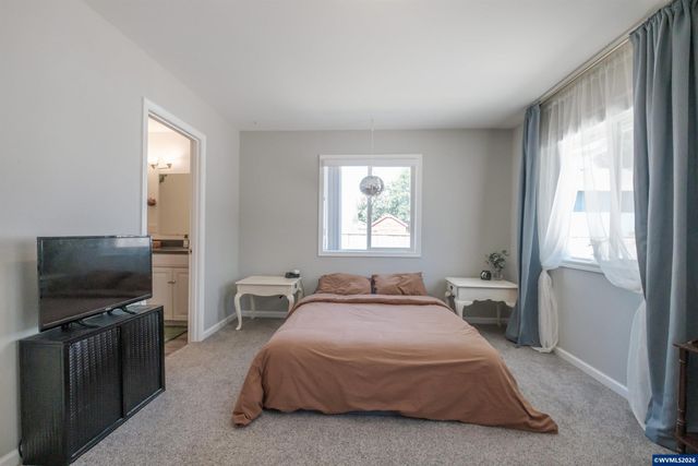 901 W Vine St, Lebanon, OR 97355