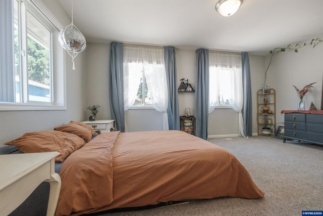 901 W Vine St, Lebanon, OR 97355