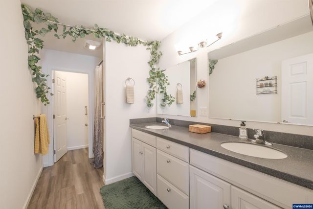 901 W Vine St, Lebanon, OR 97355