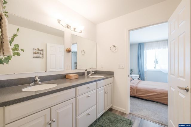 901 W Vine St, Lebanon, OR 97355