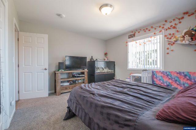 901 W Vine St, Lebanon, OR 97355