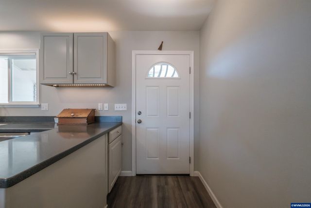 901 W Vine St, Lebanon, OR 97355