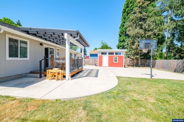 901 W Vine St, Lebanon, OR 97355