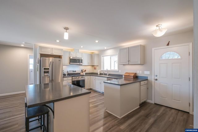 901 W Vine St, Lebanon, OR 97355