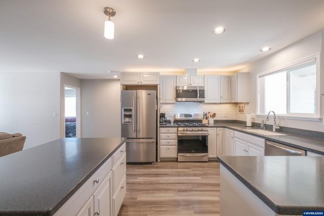 901 W Vine St, Lebanon, OR 97355