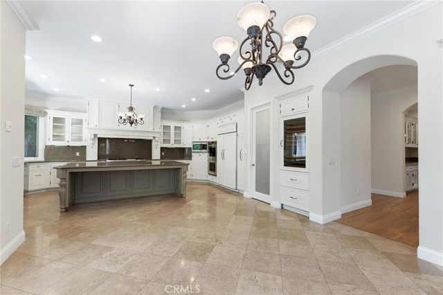5512 Villawood, Calabasas, CA 91302