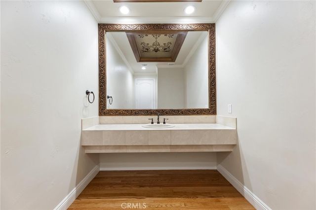 5512 Villawood, Calabasas, CA 91302