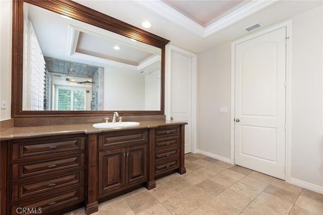 5512 Villawood, Calabasas, CA 91302