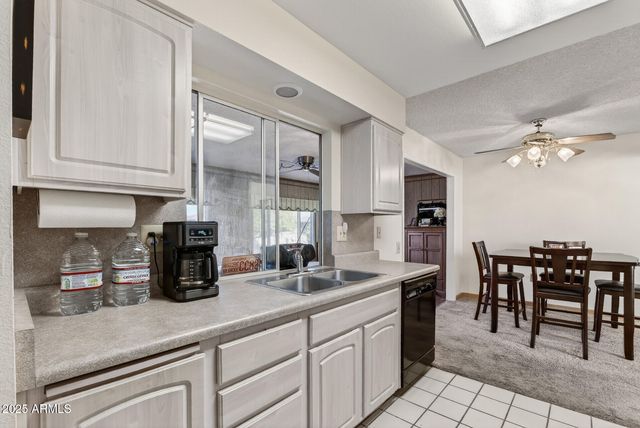 11034 W CRESTBROOK Drive, Sun City, AZ 85351