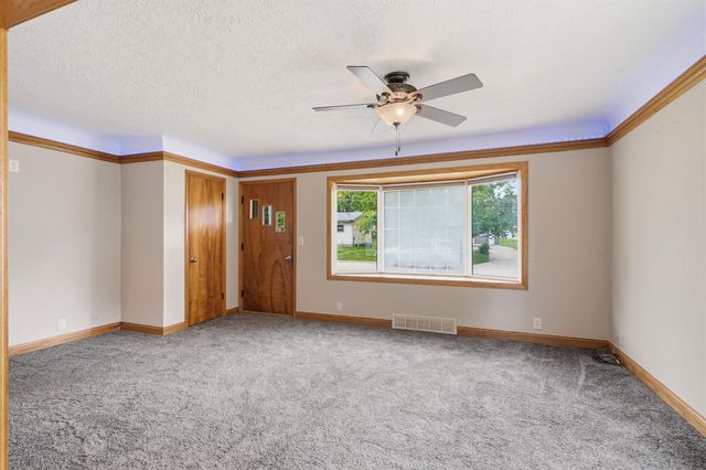 1781 Flower Street, Waterloo, IA 50701