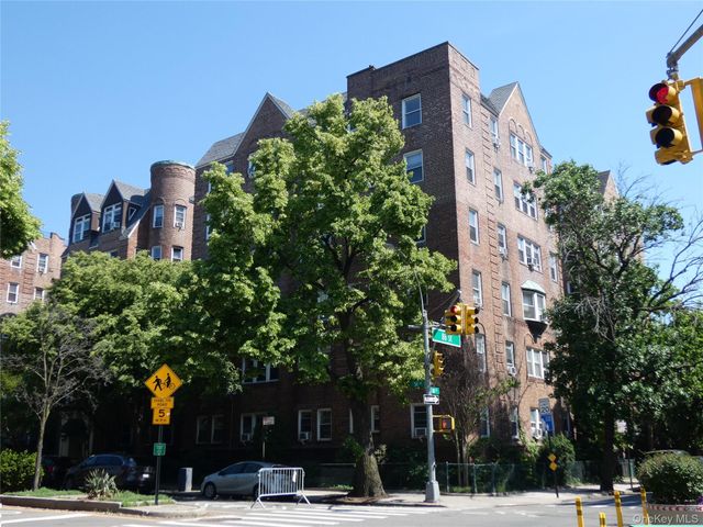 86-10 34th Avenue 613, Jackson Heights, NY 11372