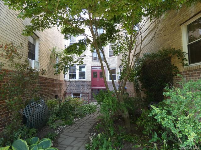 86-10 34th Avenue 613, Jackson Heights, NY 11372