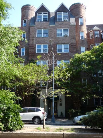 86-10 34th Avenue 613, Jackson Heights, NY 11372