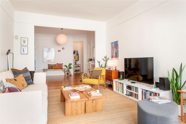 86-10 34th Avenue 613, Jackson Heights, NY 11372