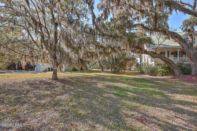 41 Petigru Drive, Beaufort, SC 29902