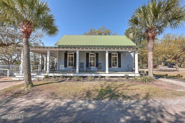41 Petigru Drive, Beaufort, SC 29902