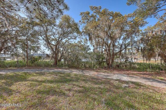 41 Petigru Drive, Beaufort, SC 29902