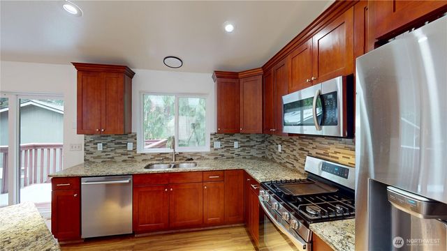 10 Sandalwood Circle, Bellingham, WA 98229