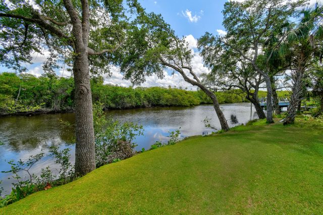 332 SW Salerno Road, Stuart, FL 34997