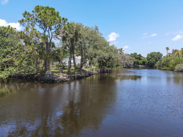 332 SW Salerno Road, Stuart, FL 34997