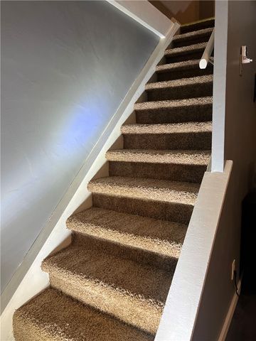 380 Northgate Dr E, Washington Twp, PA 15613