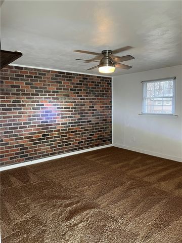 380 Northgate Dr E, Washington Twp, PA 15613