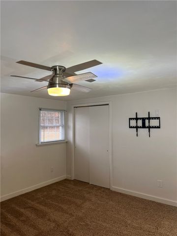 380 Northgate Dr E, Washington Twp, PA 15613