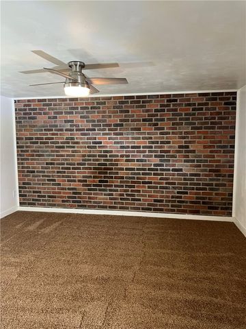 380 Northgate Dr E, Washington Twp, PA 15613