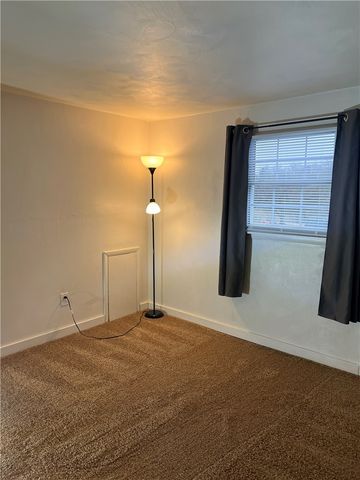 380 Northgate Dr E, Washington Twp, PA 15613