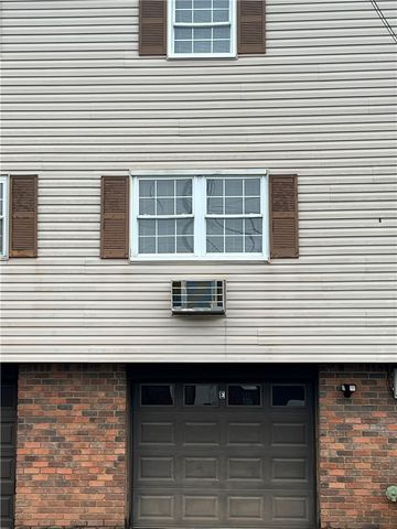 380 Northgate Dr E, Washington Twp, PA 15613