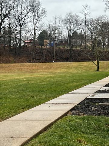 380 Northgate Dr E, Washington Twp, PA 15613