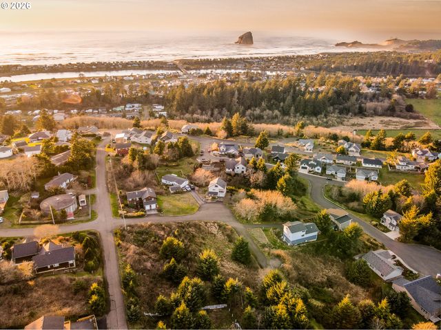 Valley View Dr, Pacific City, OR 97135