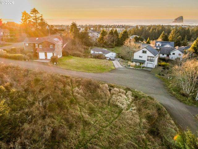 Valley View Dr, Pacific City, OR 97135