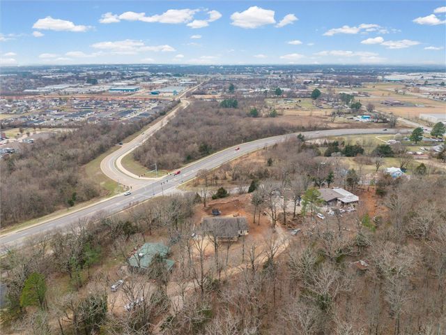 288 Eastport Lane, Springdale, AR 72764